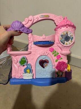 Fisher-Price Little People Pink Princess Castle Playset 1-4 Years Ages 1-2 3-4